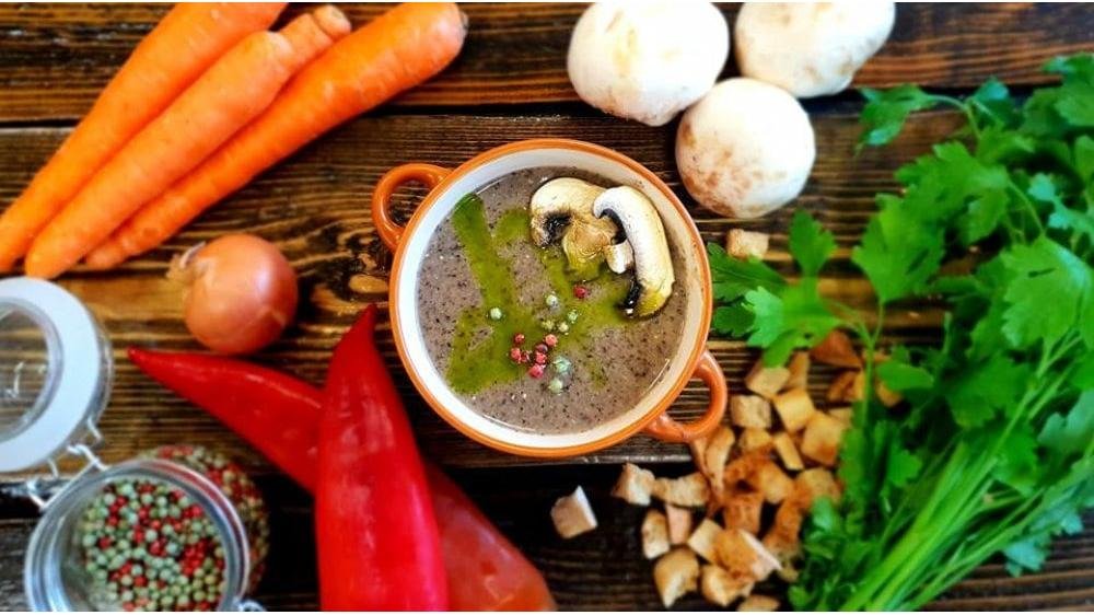 Supă cremă de ciuperci cu hribi și cimbrișor – vegetarina/post