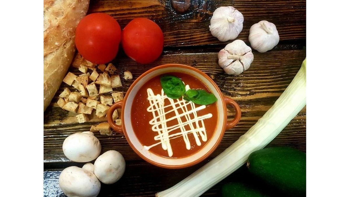 Supă cremă de roșii cu busuioc - vegetarian, post