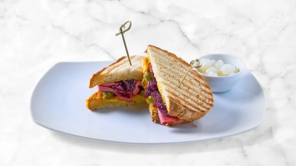 Pastrami sendvič