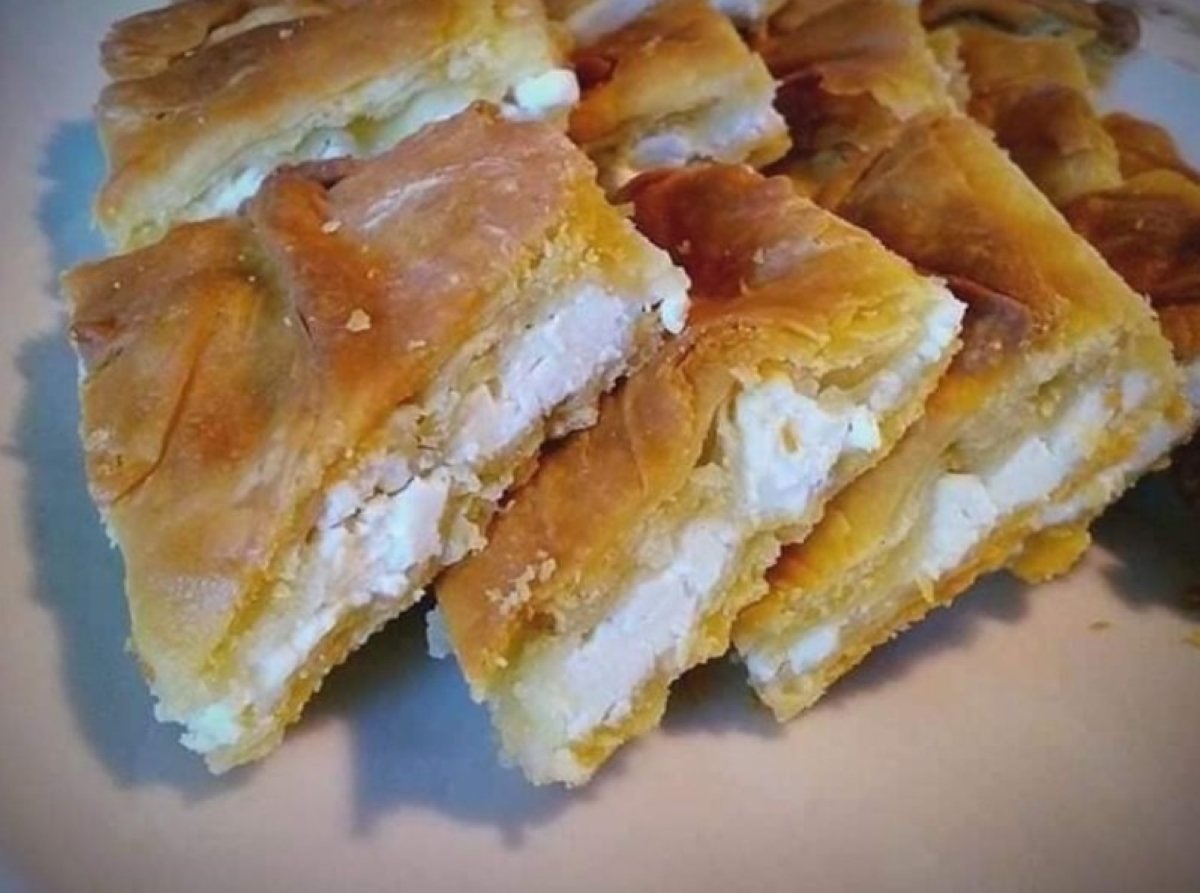 Τυρόπιτα 4 τυριά Ταψί