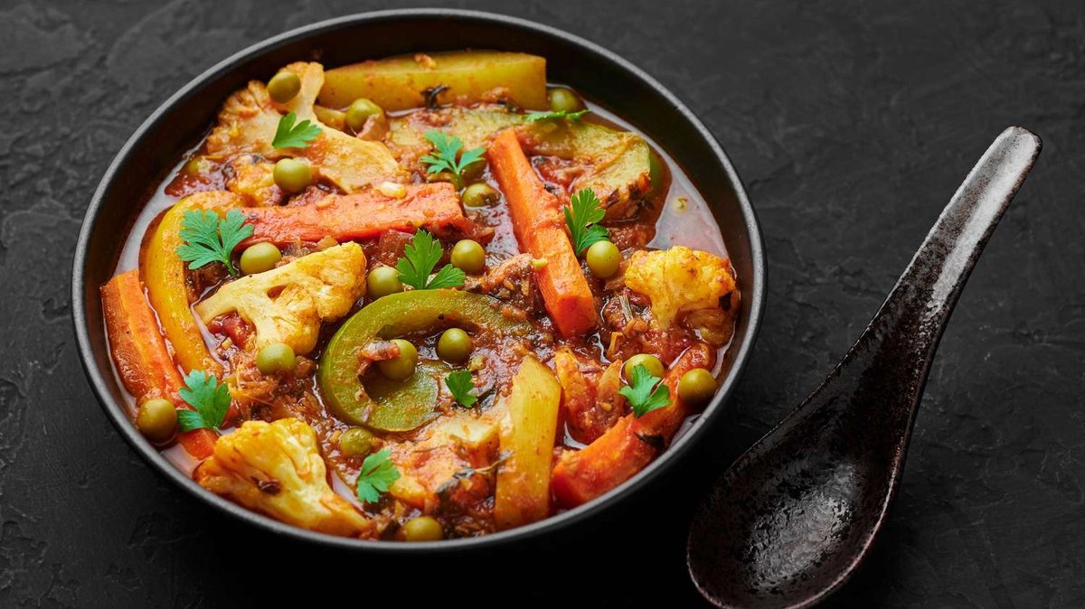 Mix Vegetables (V) serveres med ris.