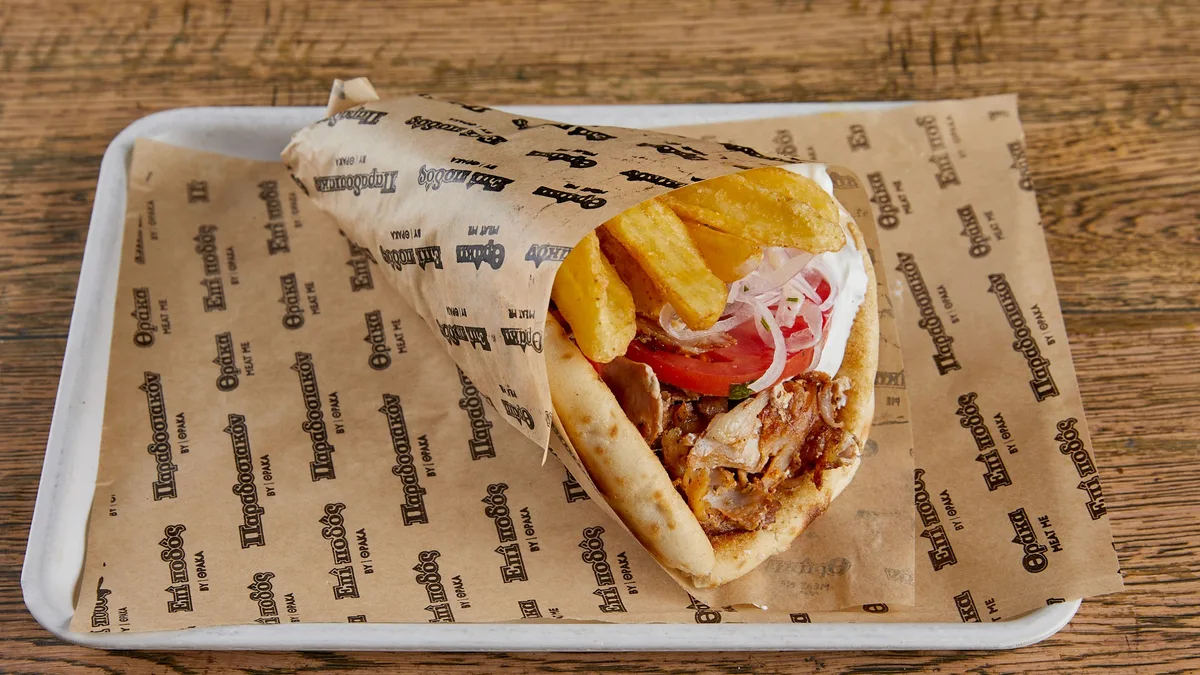 2 Pork Gyros or Chicken Gyros Pies + 1 Portion of Potatoes + 1 Coca-Cola 0.33 l