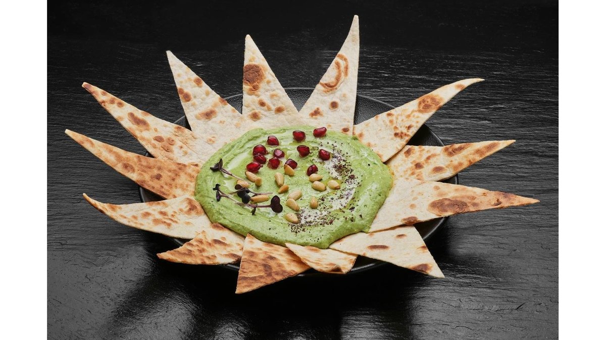 Hummus cu guacamole