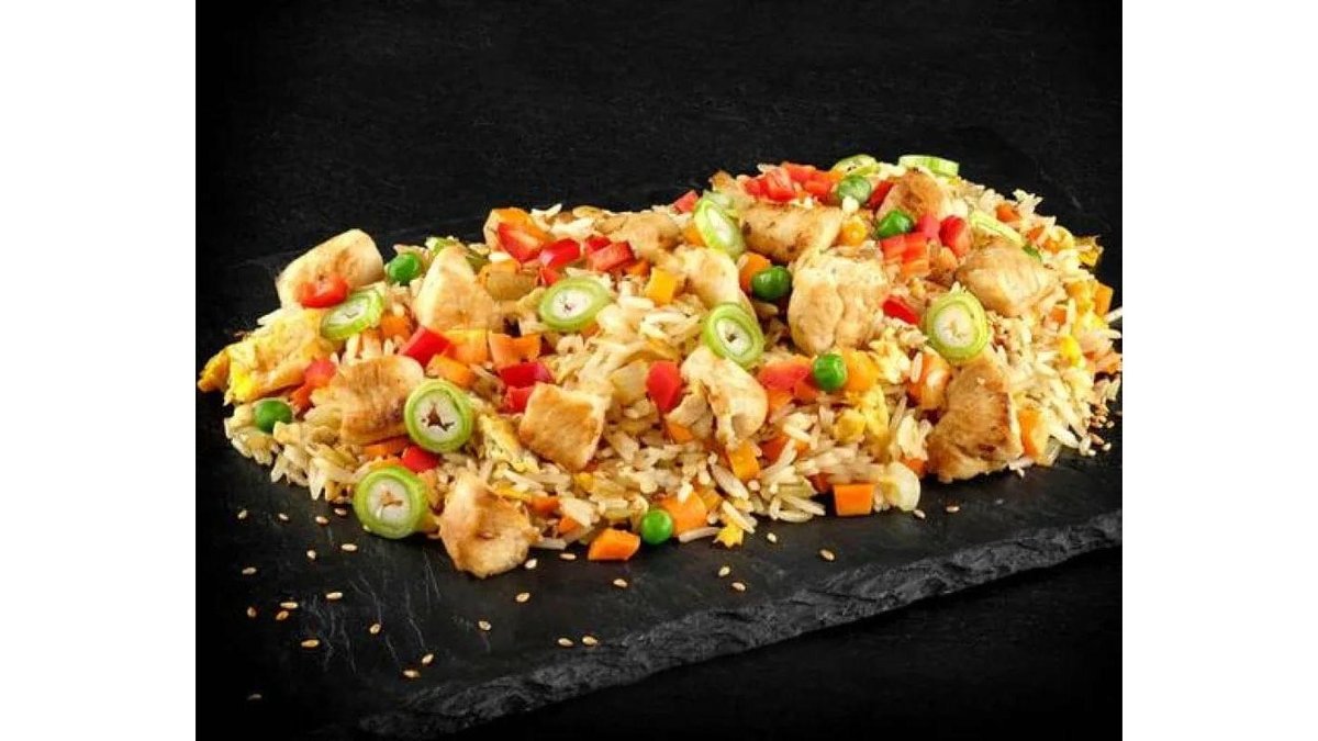 Orez la wok cu pui