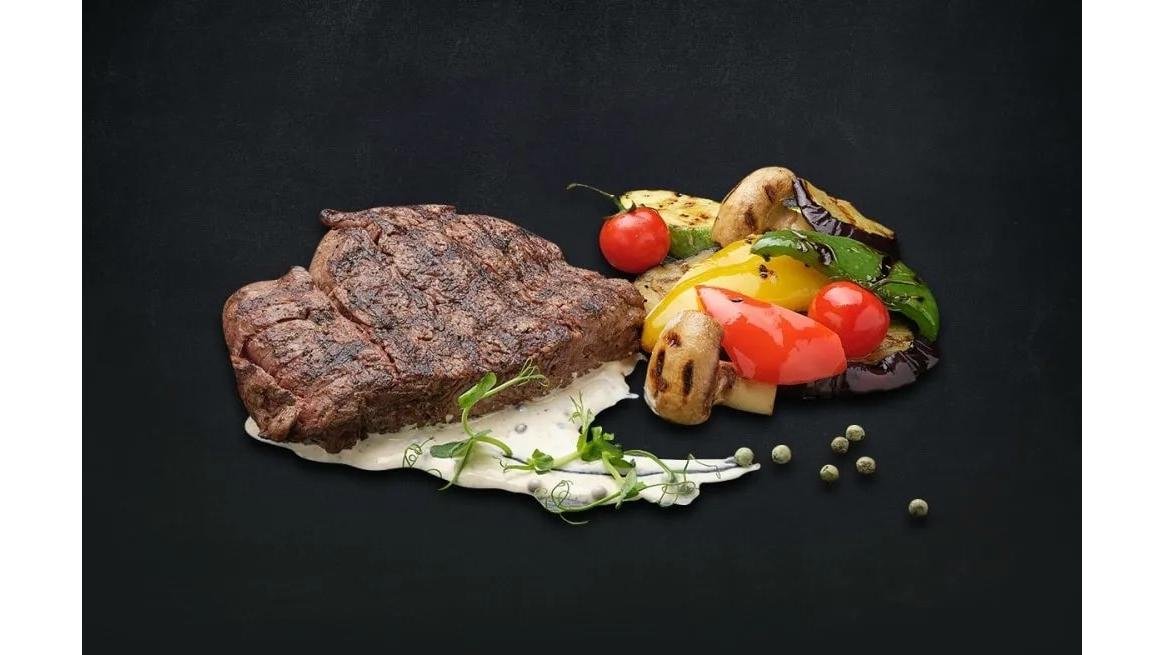 Steak de vită cu sos de piper verde