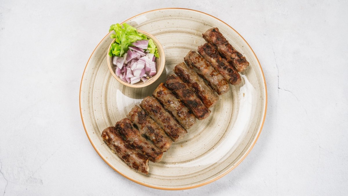 Ćevapi s prilogom