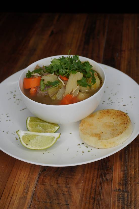 Cruzado de Res y Gallina (Beef rib and Hen soup)
