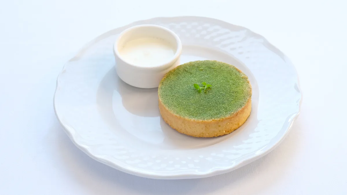 Limun tart, matičnjak, zova/ Lemon tart, lemon balm, elderflower