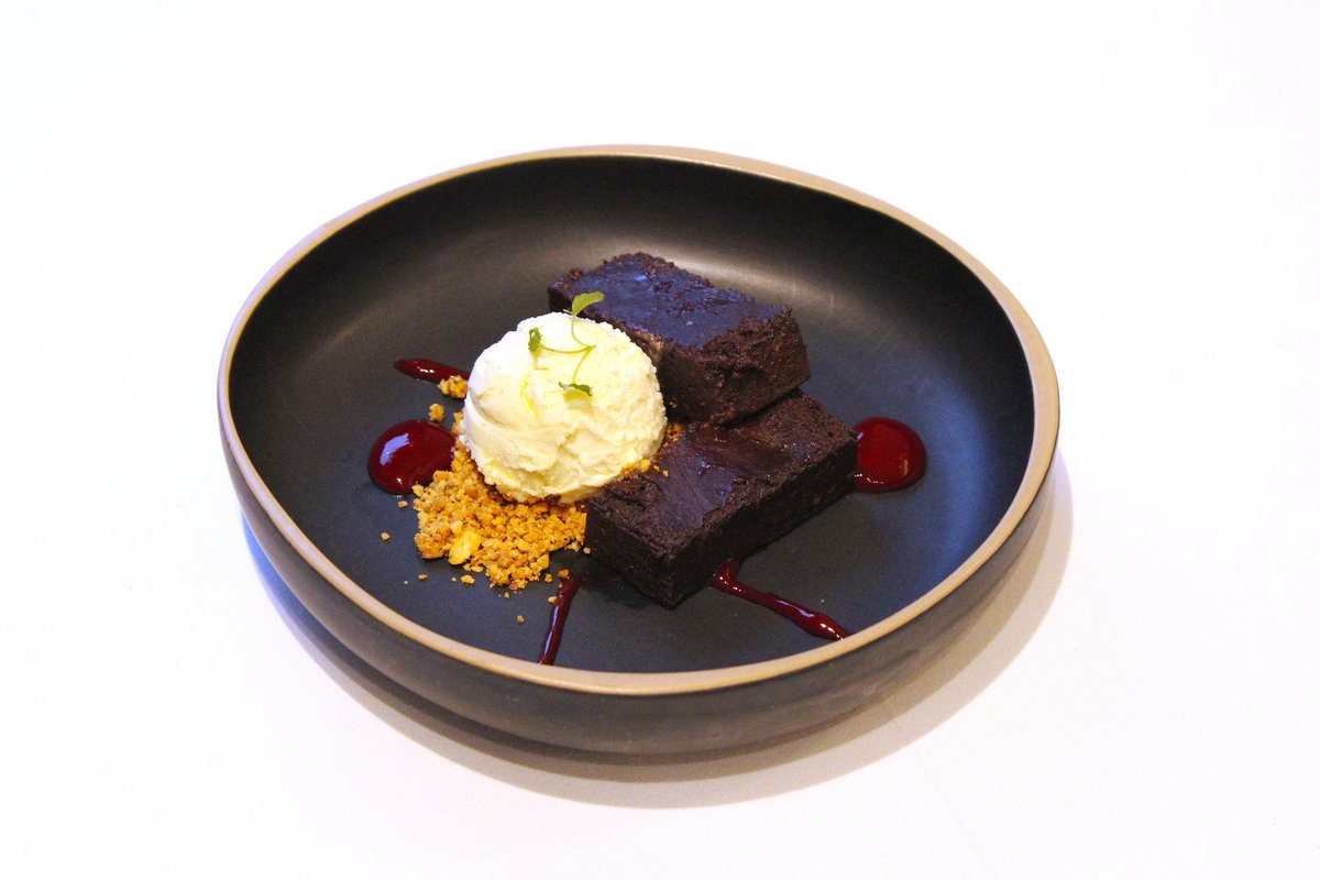 Čokoladni kolač sa crnim tartufom/ Choco cake with black truffles