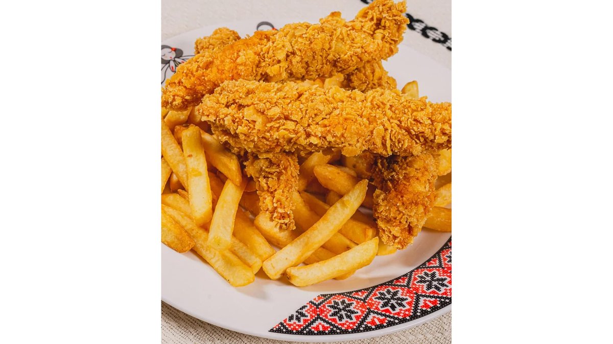 Crispy de pui cu cartofi wegdes fresh