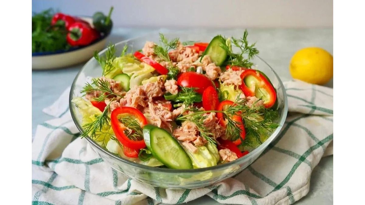 Salată cu ton