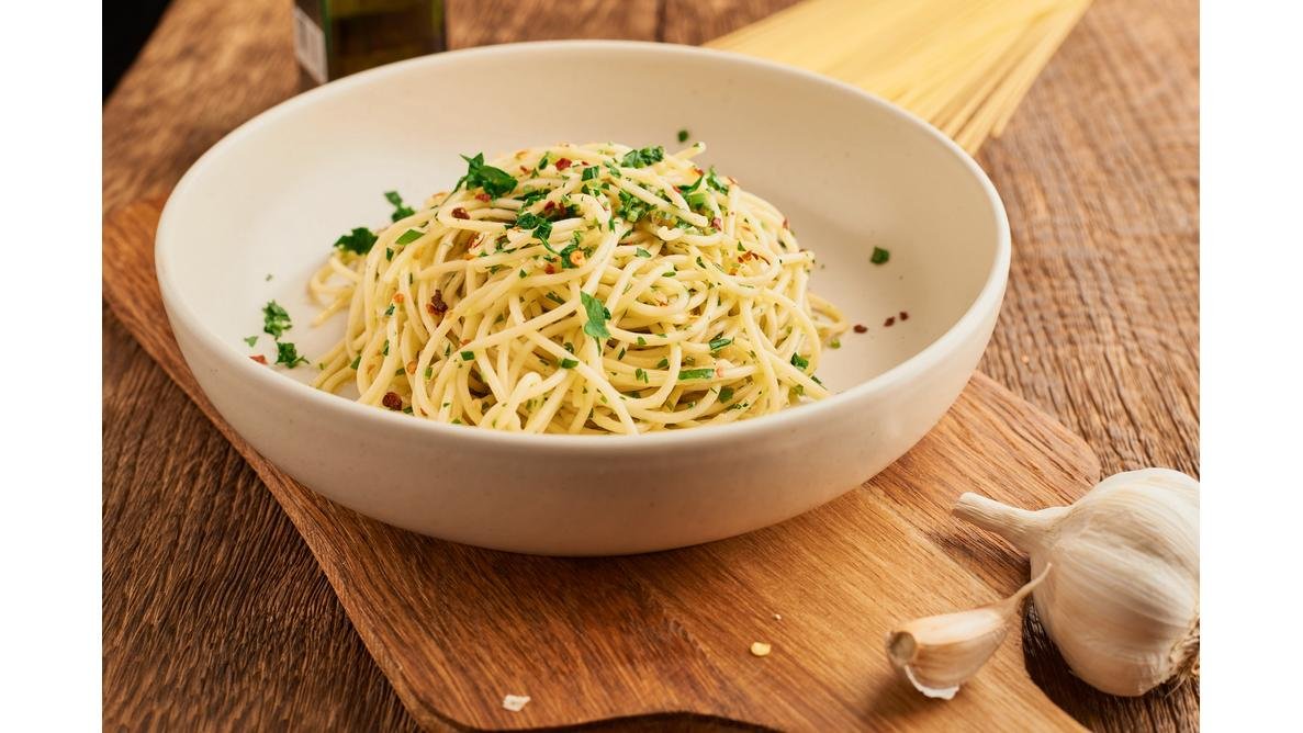 Spaghetti Aglio Oglio Peperoncino cu Pui