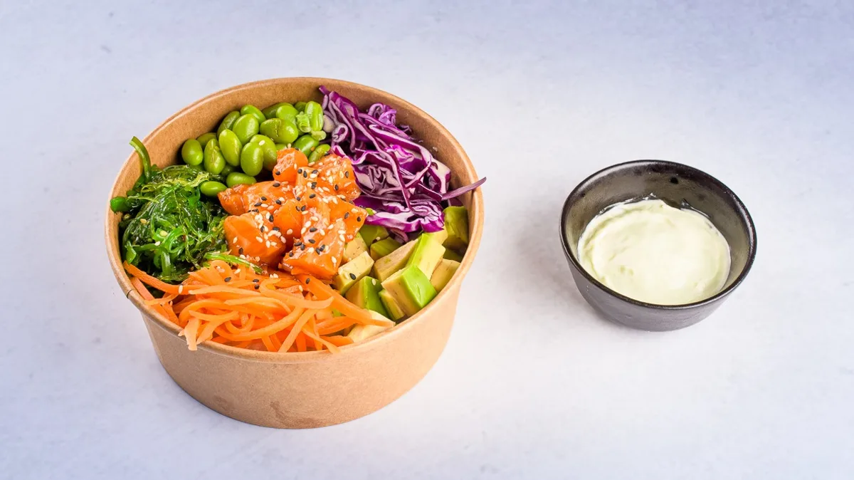 Poke bowl po japonsko