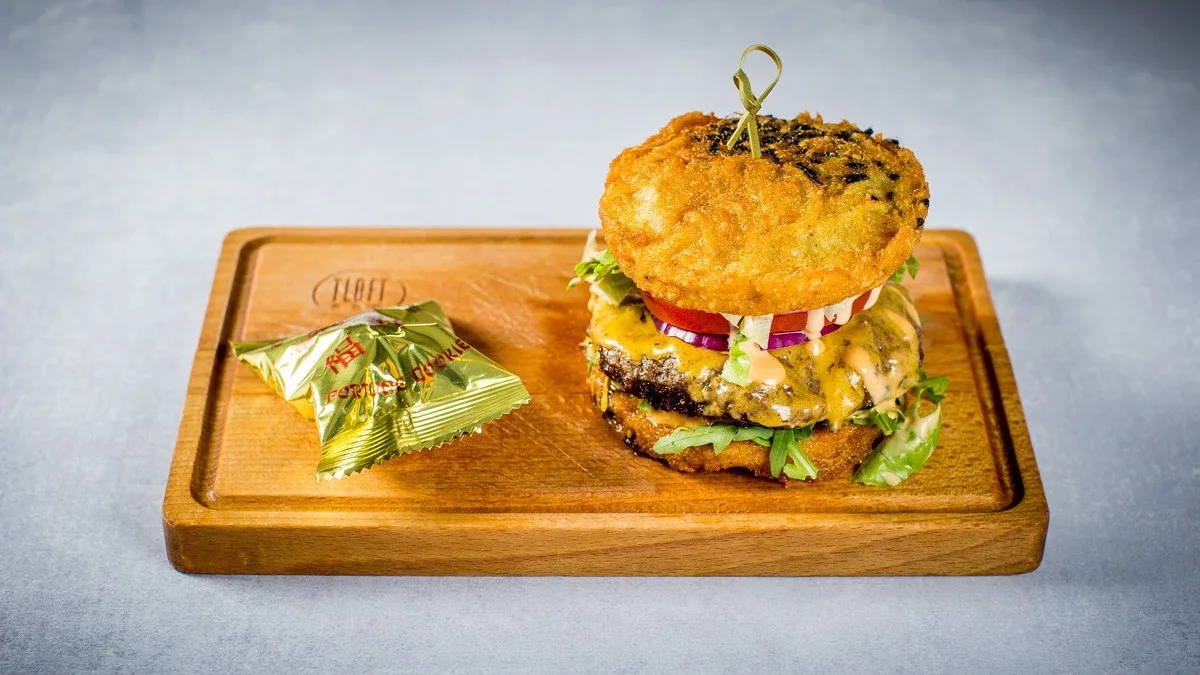 Ramen burger klasika