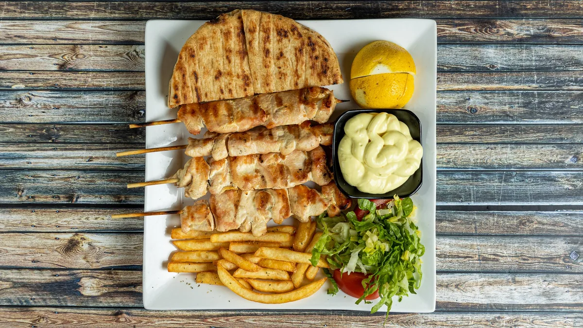 Μερίδα Καλαμάκι Κοτόπουλο (4 Τεμάχια, 400g Άψητο)