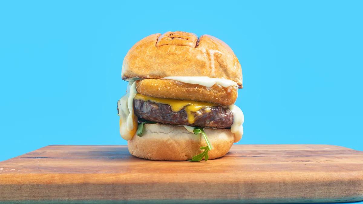 Burger četiri vrste sira