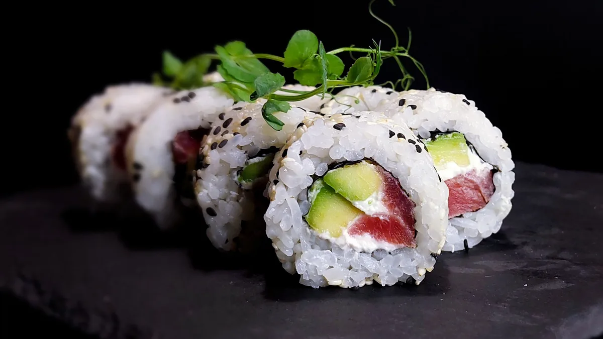 Philadelphia Tuna uramaki