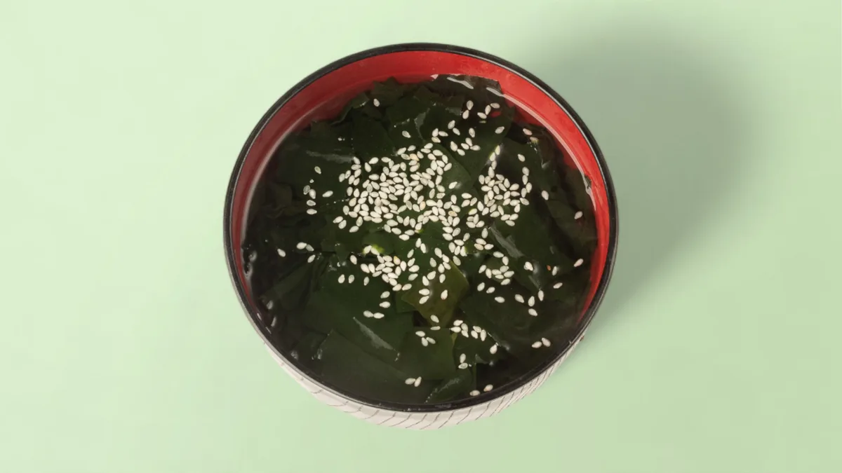Wakame-Sesam Suppe