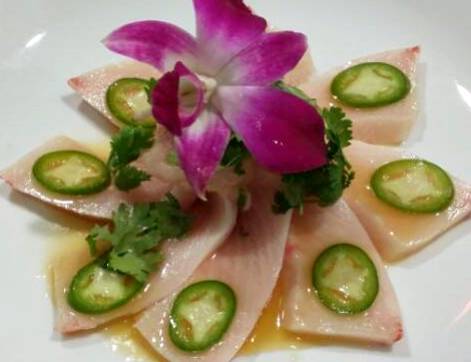 Yellowtail w/ Jalapeno Yuzu Sashimi (6pc)