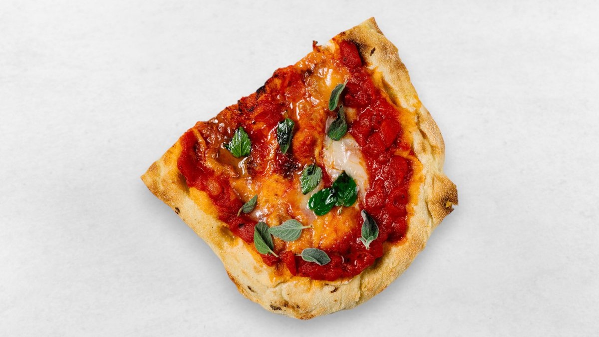 Half Nozarella Tomato Pinsa