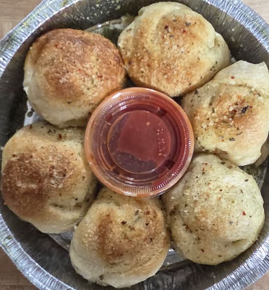 6 Garlic Knots