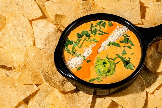 Queso and Chips (V)