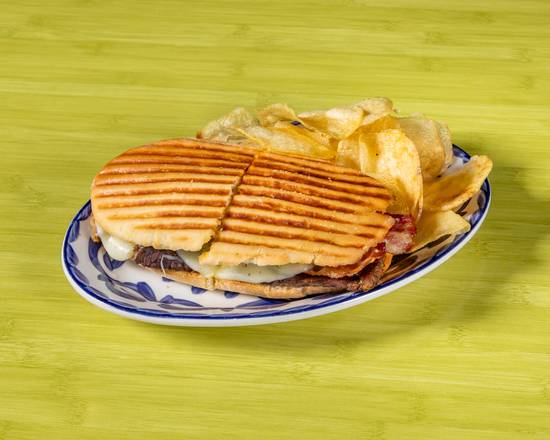 Guamuchil Torta