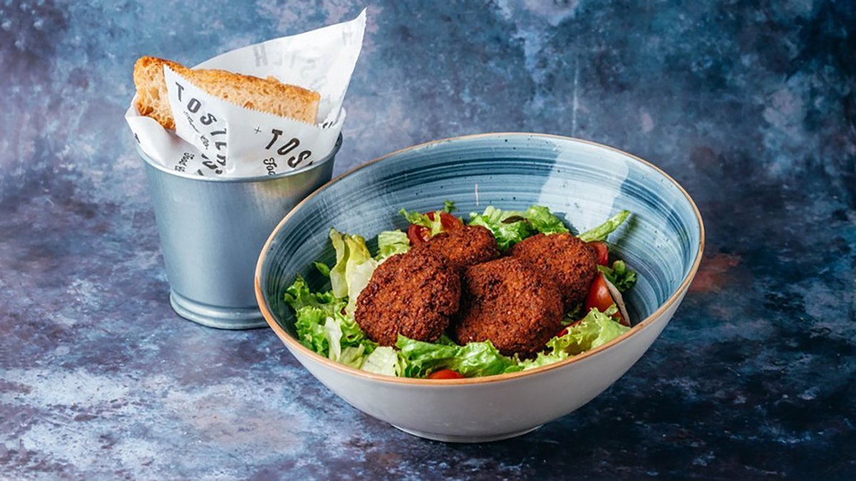 Falafel salata