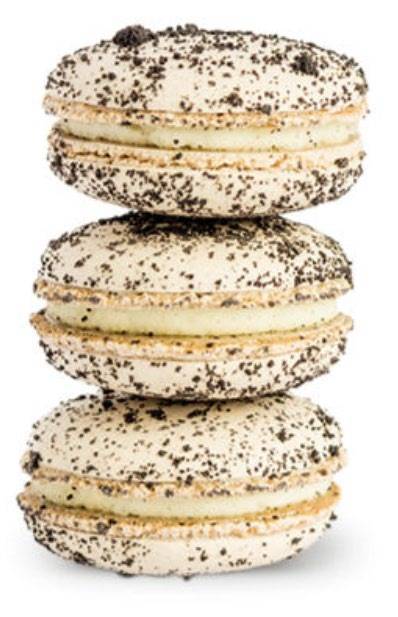 Cookies and Cream Macaron