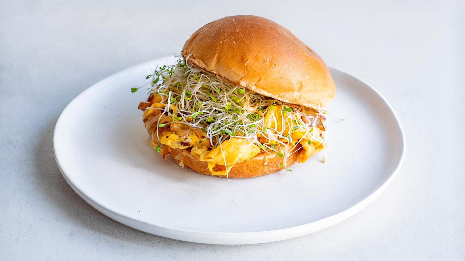 BACON BREAKFAST SANDWICH