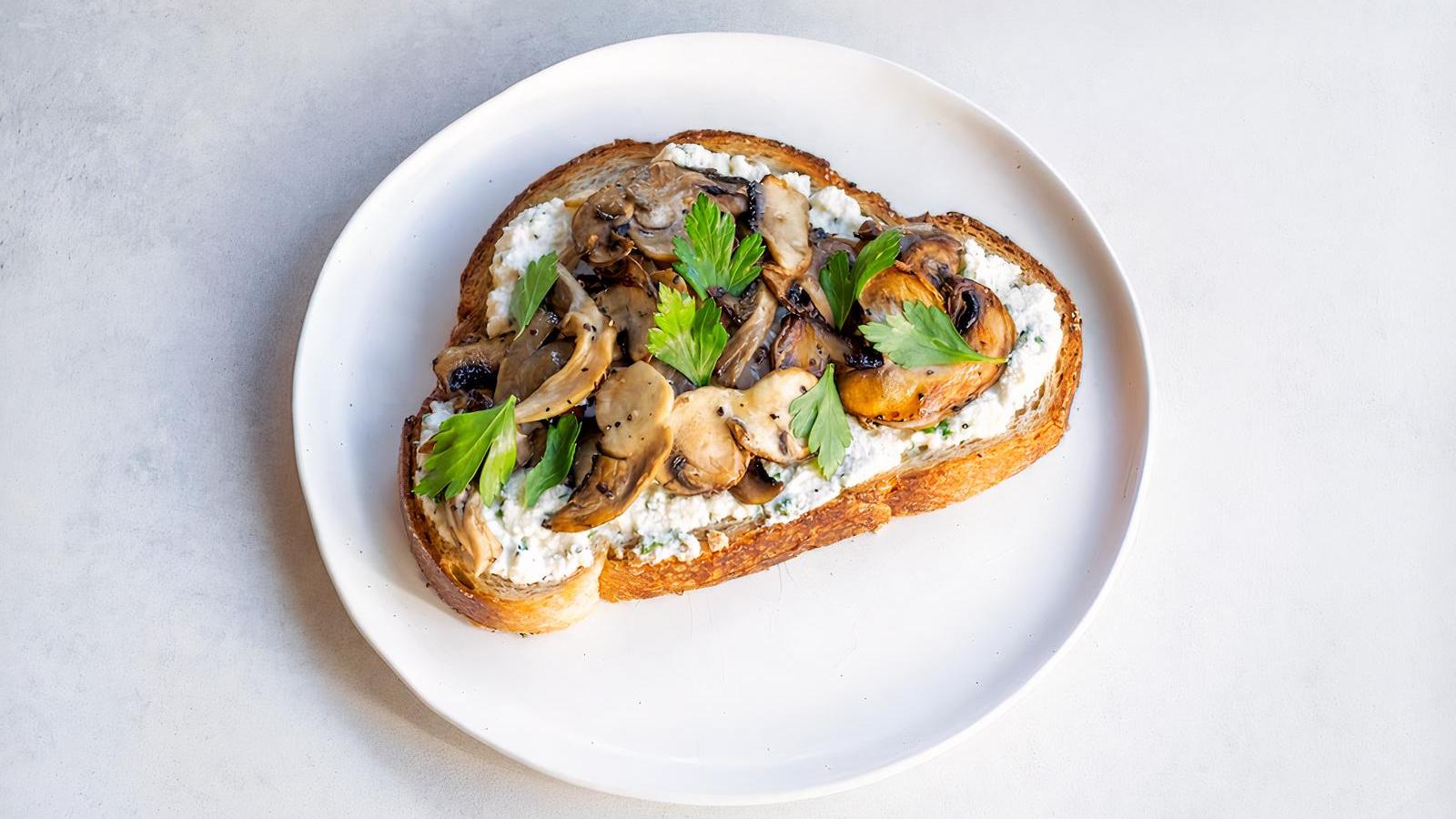 TRUFFLE MUSHROOM TOAST