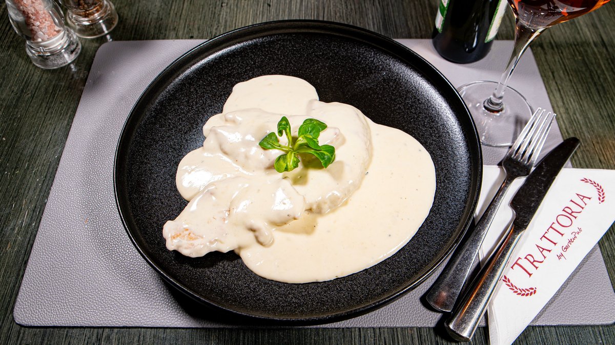 Piept de curcan în sos gorgonzola