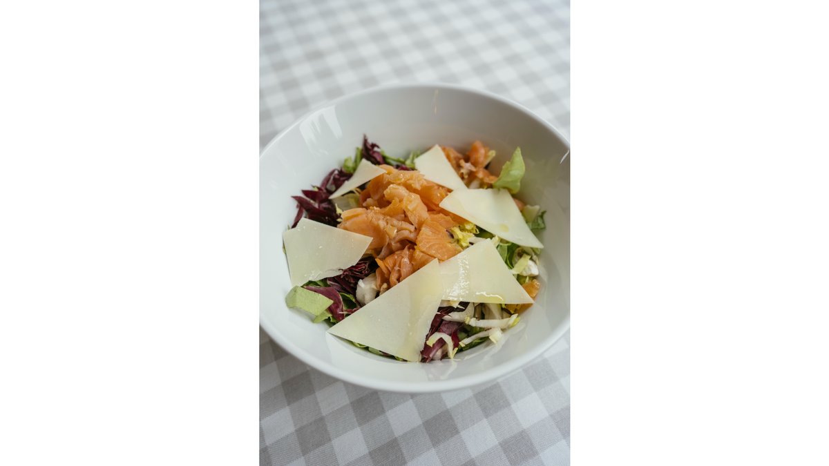 Insalata di salmone