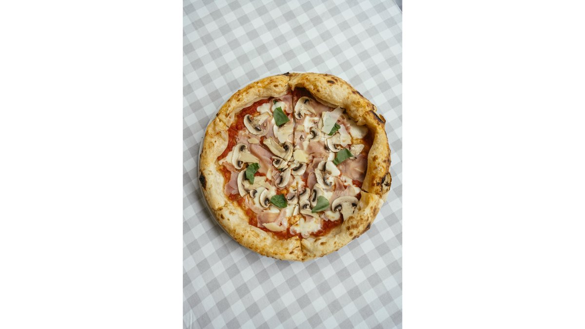 Pizza Prosciuto e Funghi