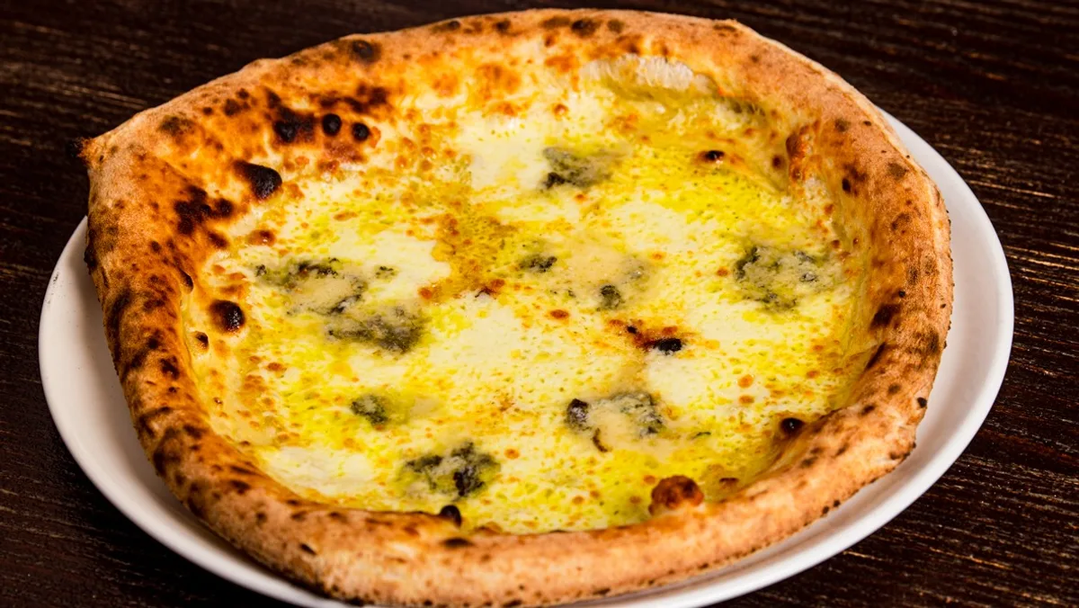 Cinque formaggi bianca