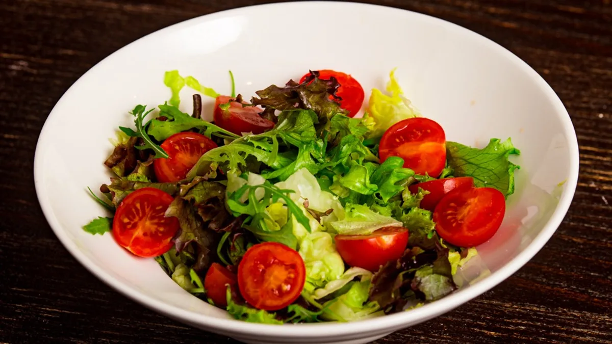 Insalata mista di stagione  e olio extravergine BIO di Mazara