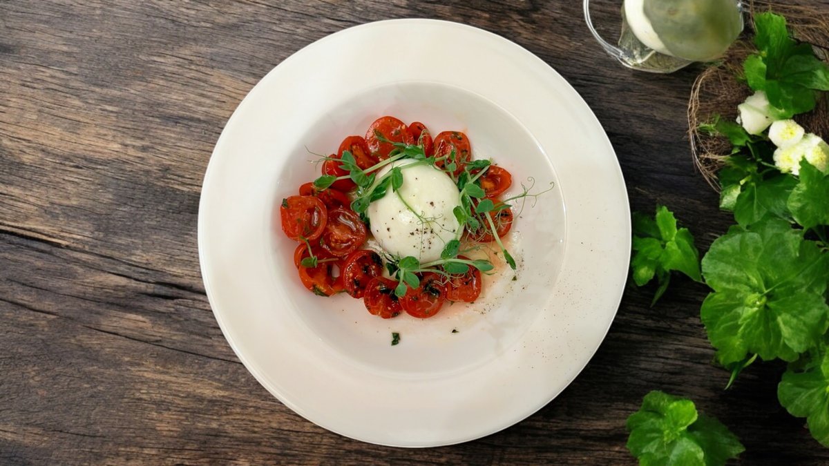 Burrata sajt marinált koktélparadicsommal