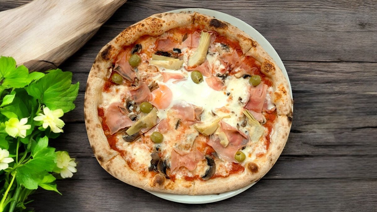 Capricciosa pizza