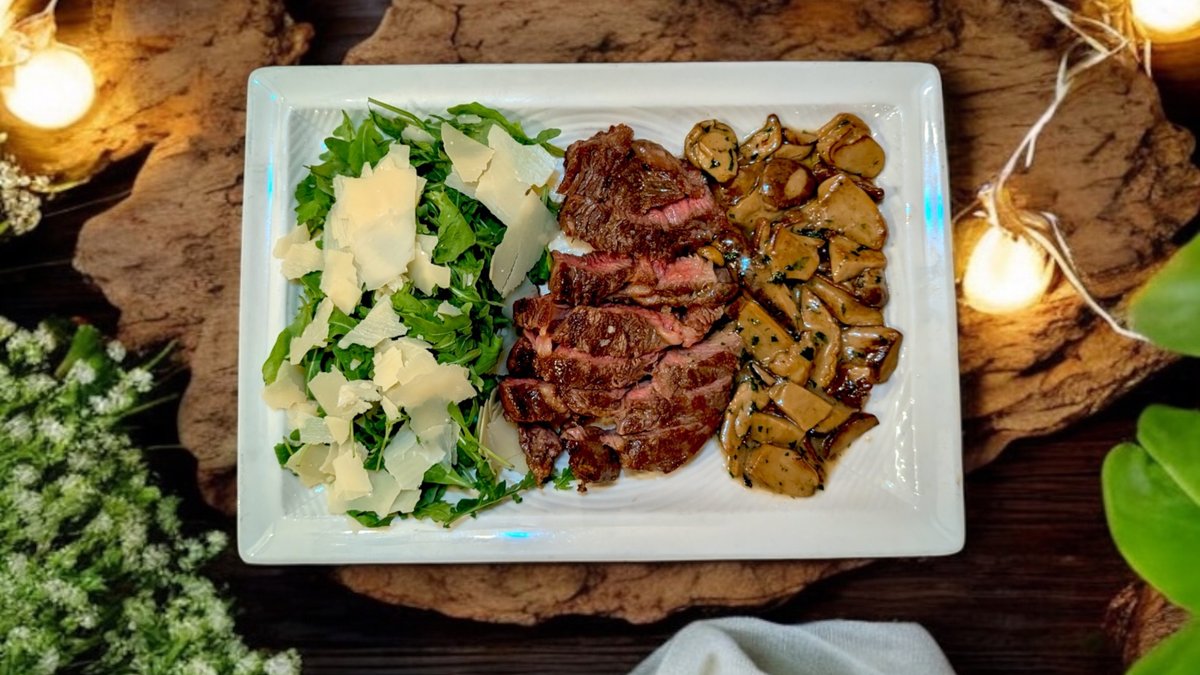 Rib eye steak vargányával, rucolával és parmezánnal