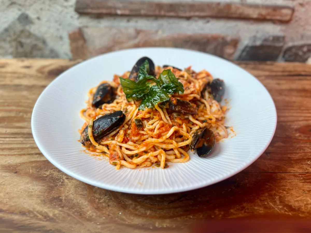 Házi spagetti tenger gyümölcseivel
