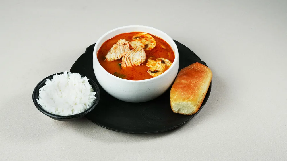 Tom Yam with chicken + rice + bread