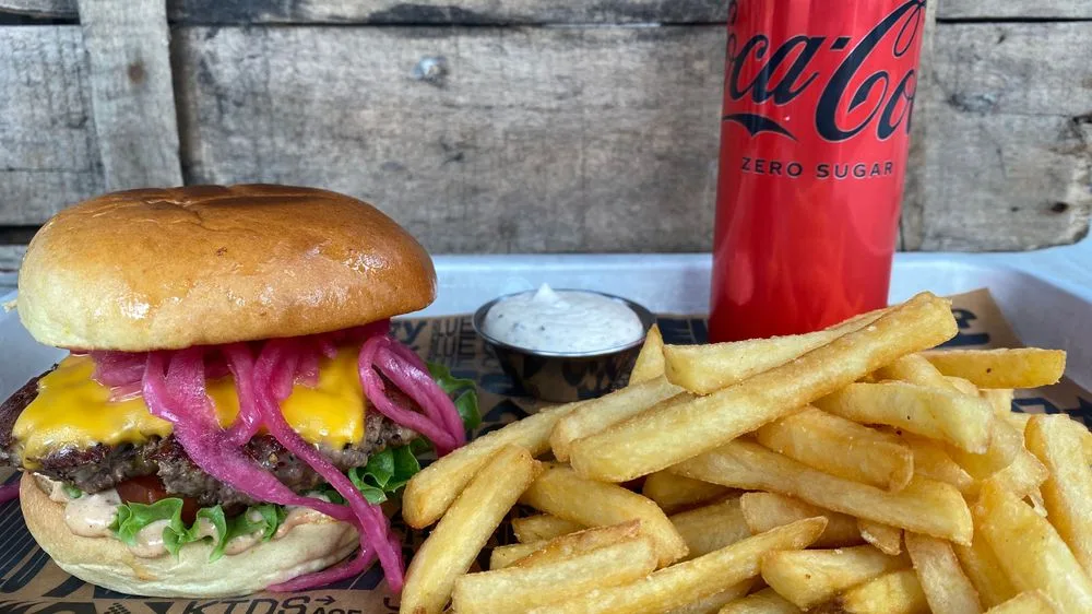 Burgare and fries deal!