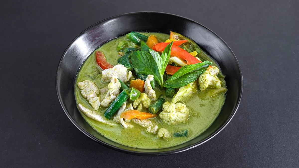 Green Thai Curry With Rice (Kaeng Keo Wan)