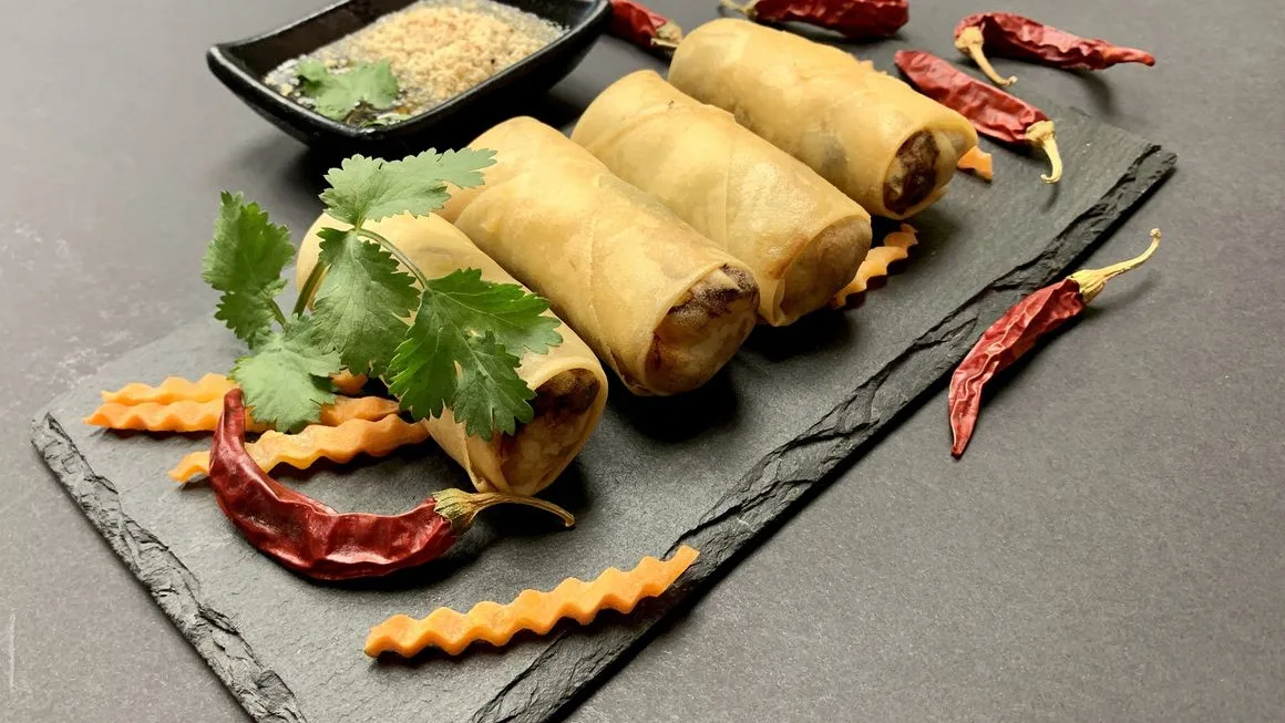 Spring Rolls (Paw Pia Tod)