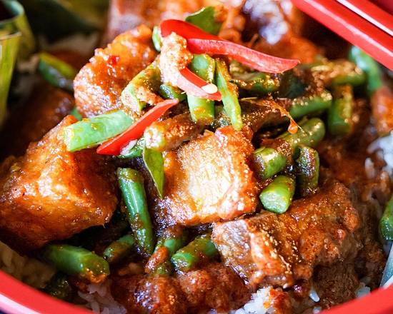 Crispy Pork Belly w/ Prik Khing Green Beans ＆ Red Chili Paste (Over Rice)