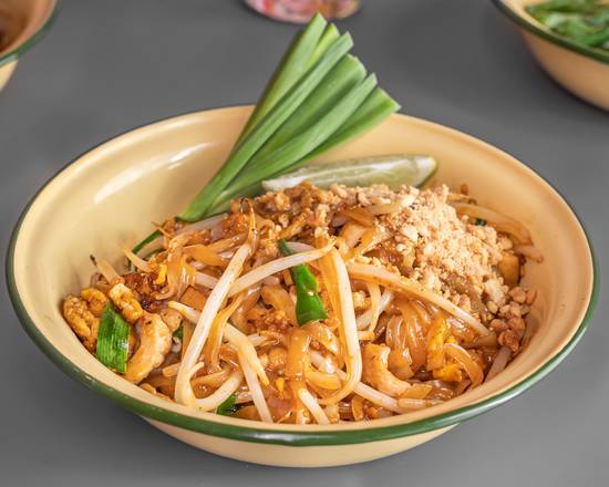 Sidewalk Pad Thai Chicken