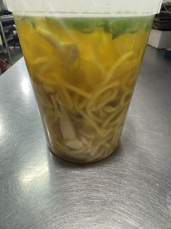 6. Chicken Noodle Soup （Large）鸡面汤大