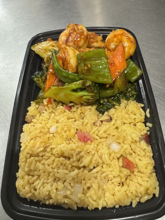 C30. Shrimp with Garlic Sauce  鱼香虾