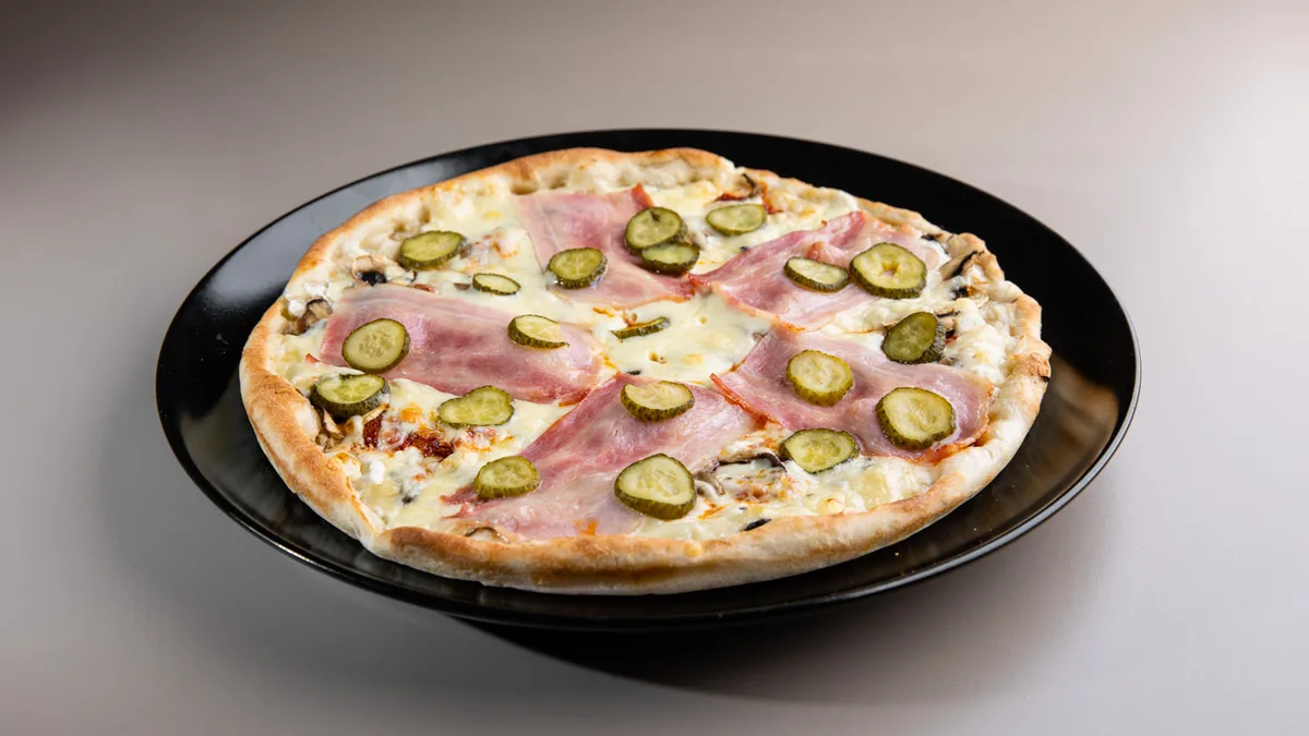 Ínyenc pizza 32 cm + 0,33l coca cola