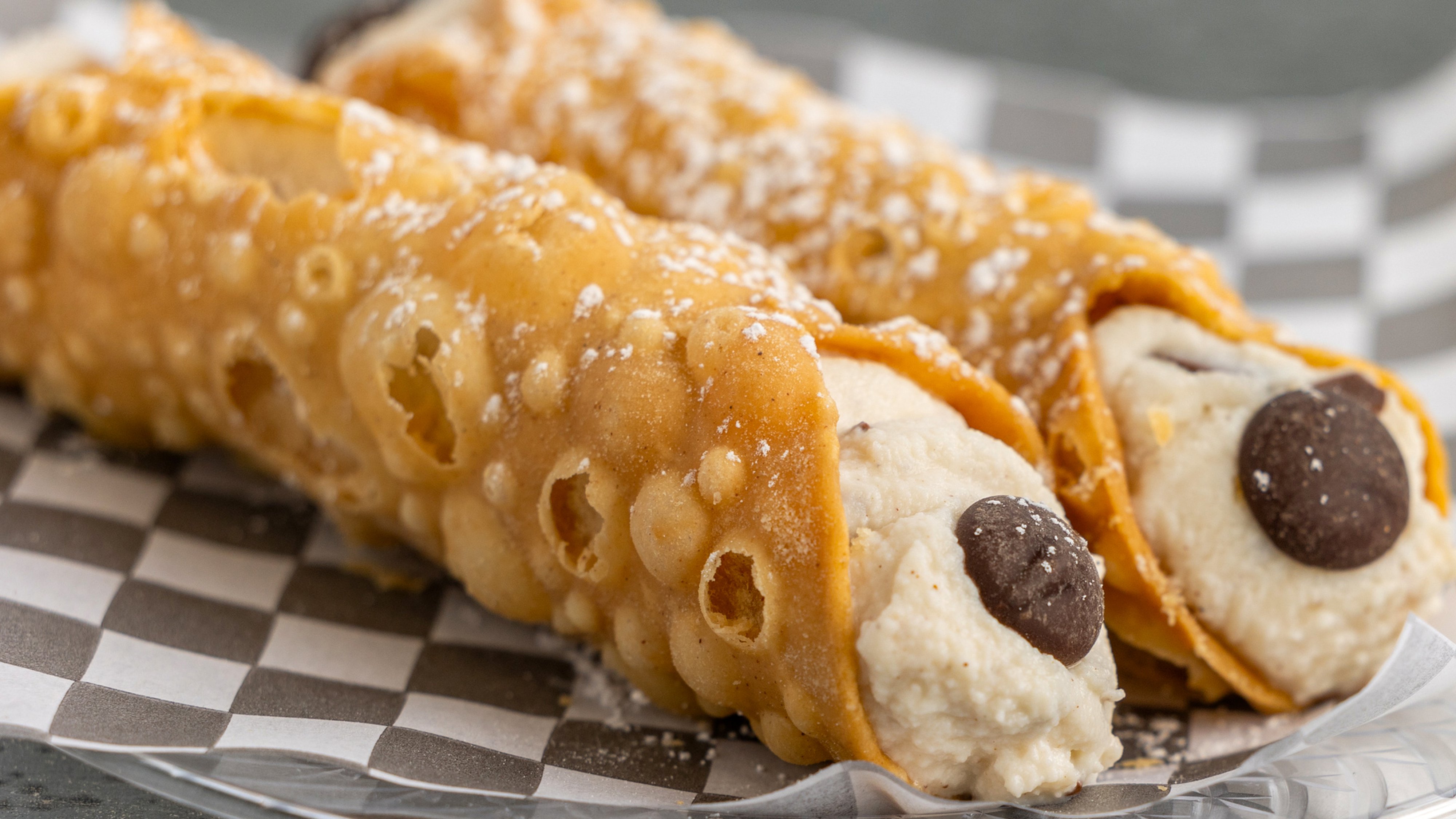 Large Cannoli's